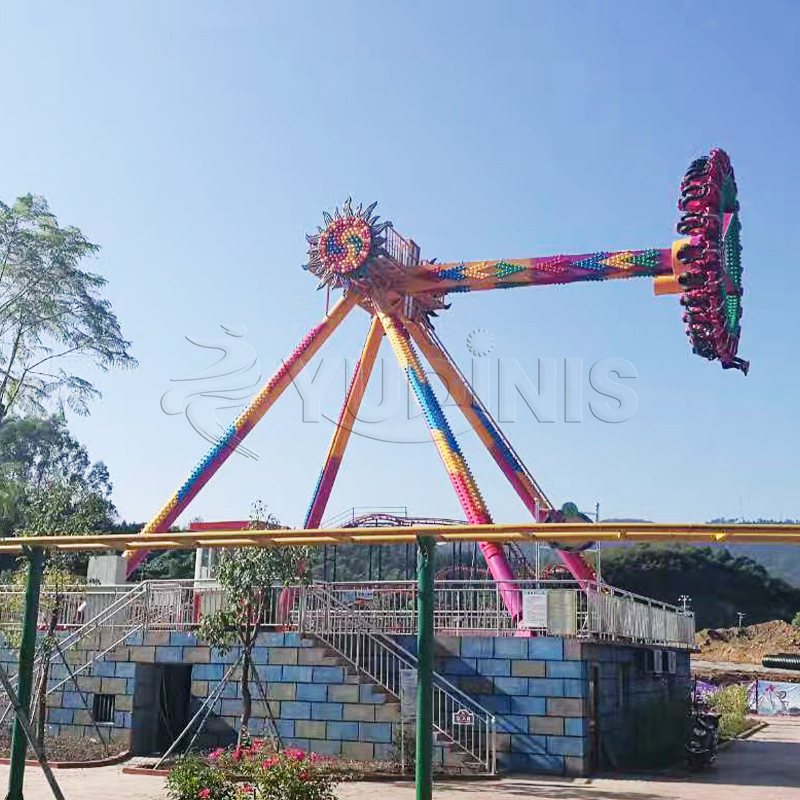 Giant Pendulum Ride